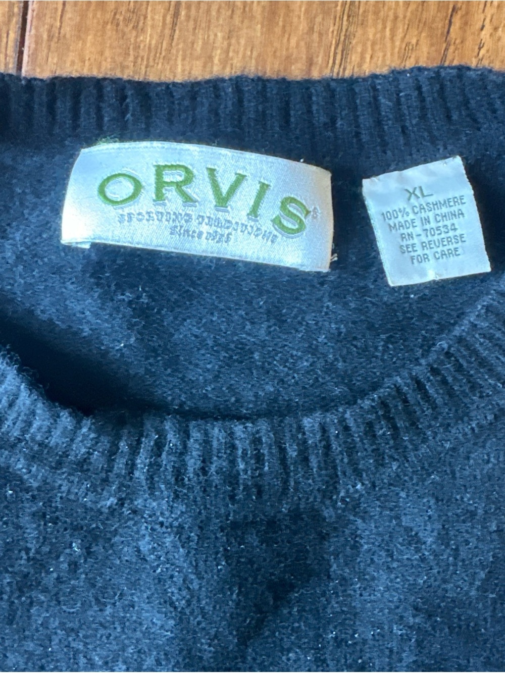 Orvis 100% Cashmere Sweater Men’s XL Black Luxe Outdoor Classic Crewneck - Picture 2 of 5
